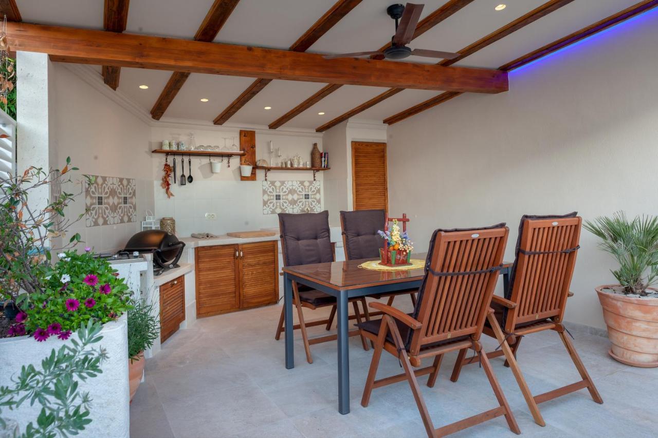 Idyllic Marieta With Private Pool And Unforgettable View Makarska
